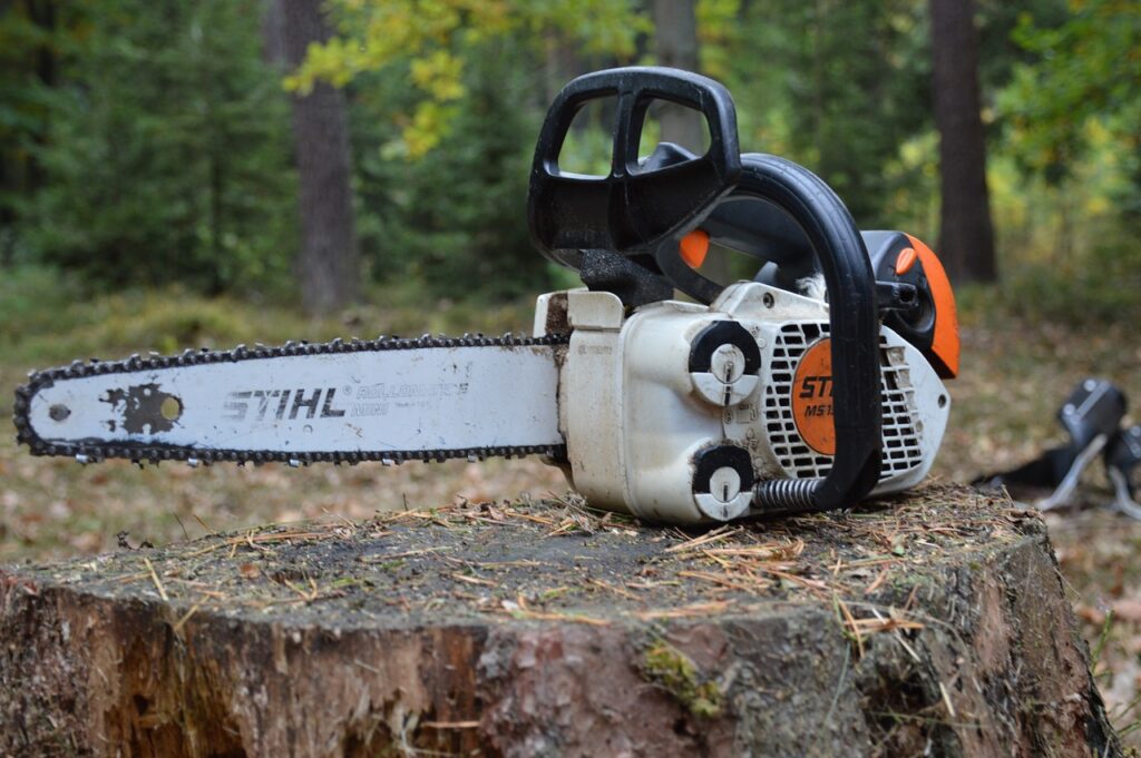 saw, small saw, chainsaw-1776204.jpg